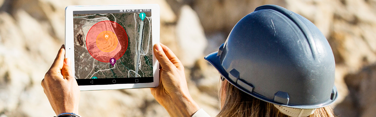 class="slide-content__image-item"